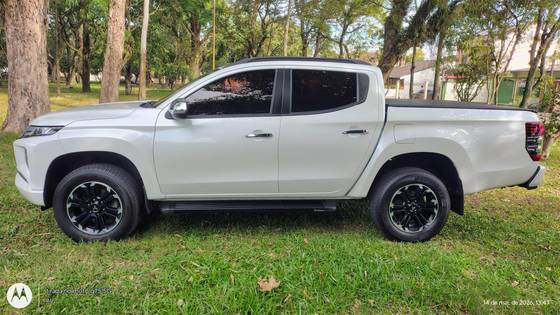 MITSUBISHI L200 TRITON 2.4 16V TURBO DIESEL SPORT HPE CD 4P 4X4 AUTOMÁTICO